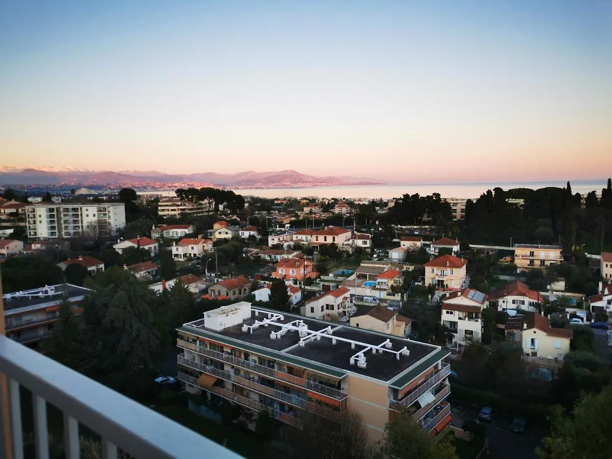 Superbe 3P 57M2 Antibes Parking Prive 아파트